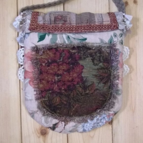 NEW HAND SEWN ARTISAN UPCYCLED REPURPOSED VINTAGE LACE MARIE ANTIONETTE PURSE - Picture 3 of 8